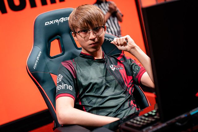 Vitality强势FNC，Bin爆发神勇