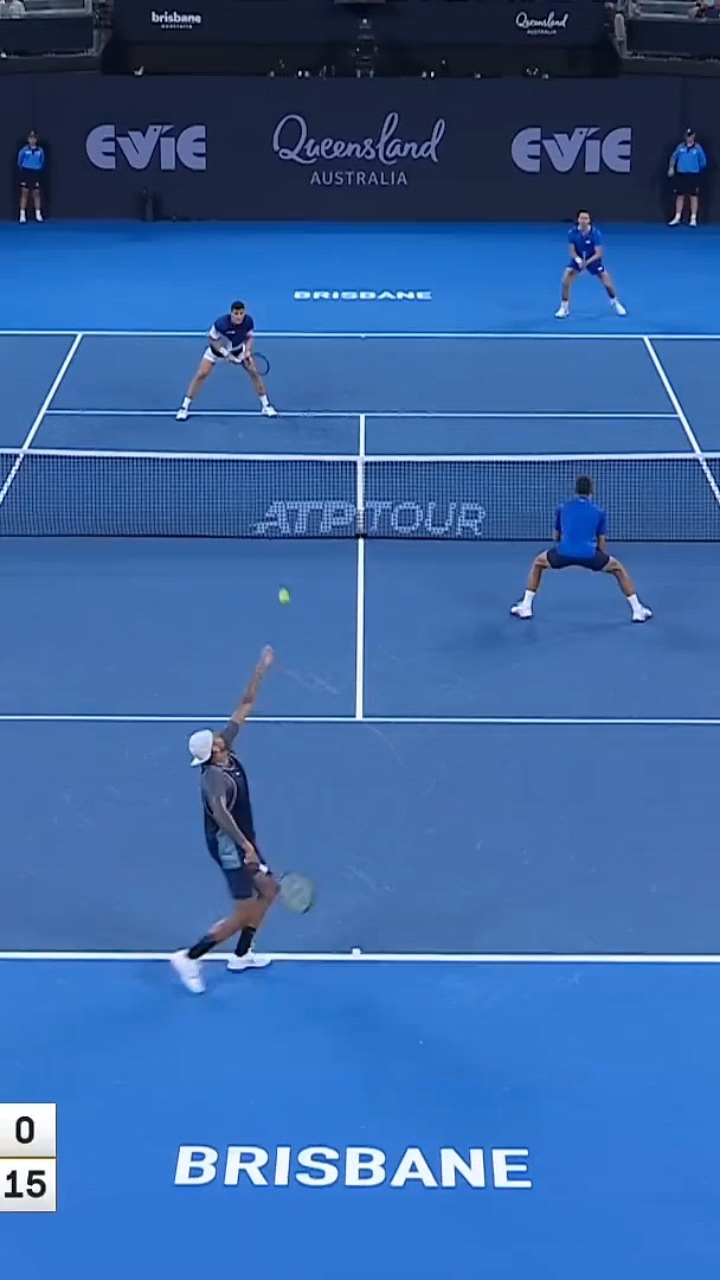 日本网球队强势意大利网球队，克耶高斯绝境逆转