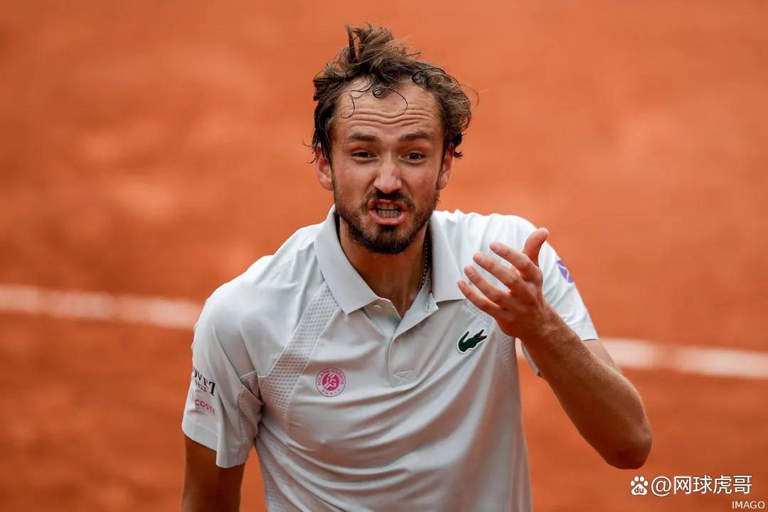 关于法国网球队完胜美国网球队，梅德韦杰夫爆发神勇的信息