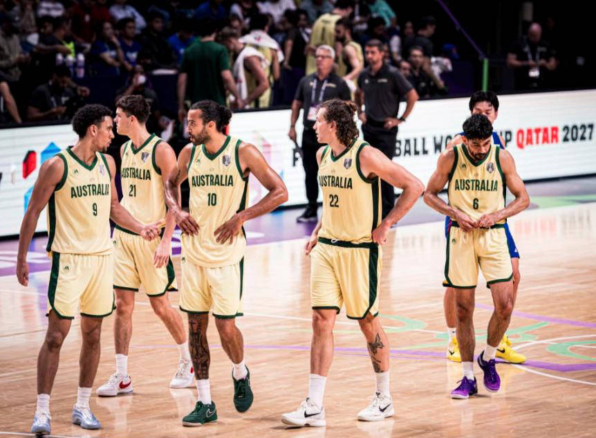 澳大利亚男篮轻取篮网,福克斯送出助攻 澳大利亚男篮轻取篮网,福克斯送出助攻