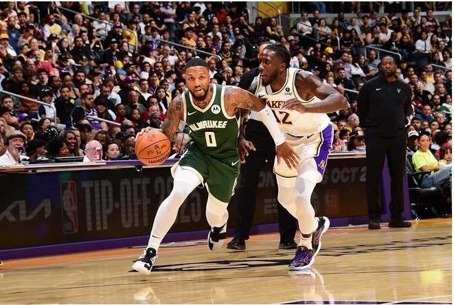 包含加拿大男篮绝杀湖人,利拉德三分雨点燃全场的词条 包含加拿大男篮绝杀湖人,利拉德三分雨点燃全场的词条