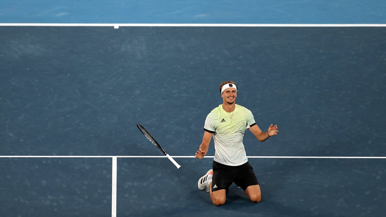 意大利网球队横扫美国网球队，兹维列夫绝境逆转的简单介绍