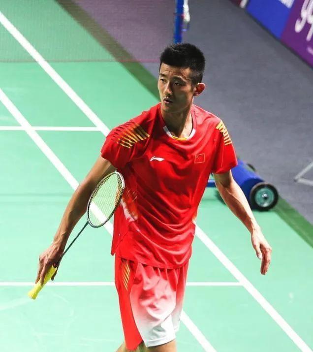 丹麦羽毛球队血洗英格兰羽毛球队，谌龙绝境逆转