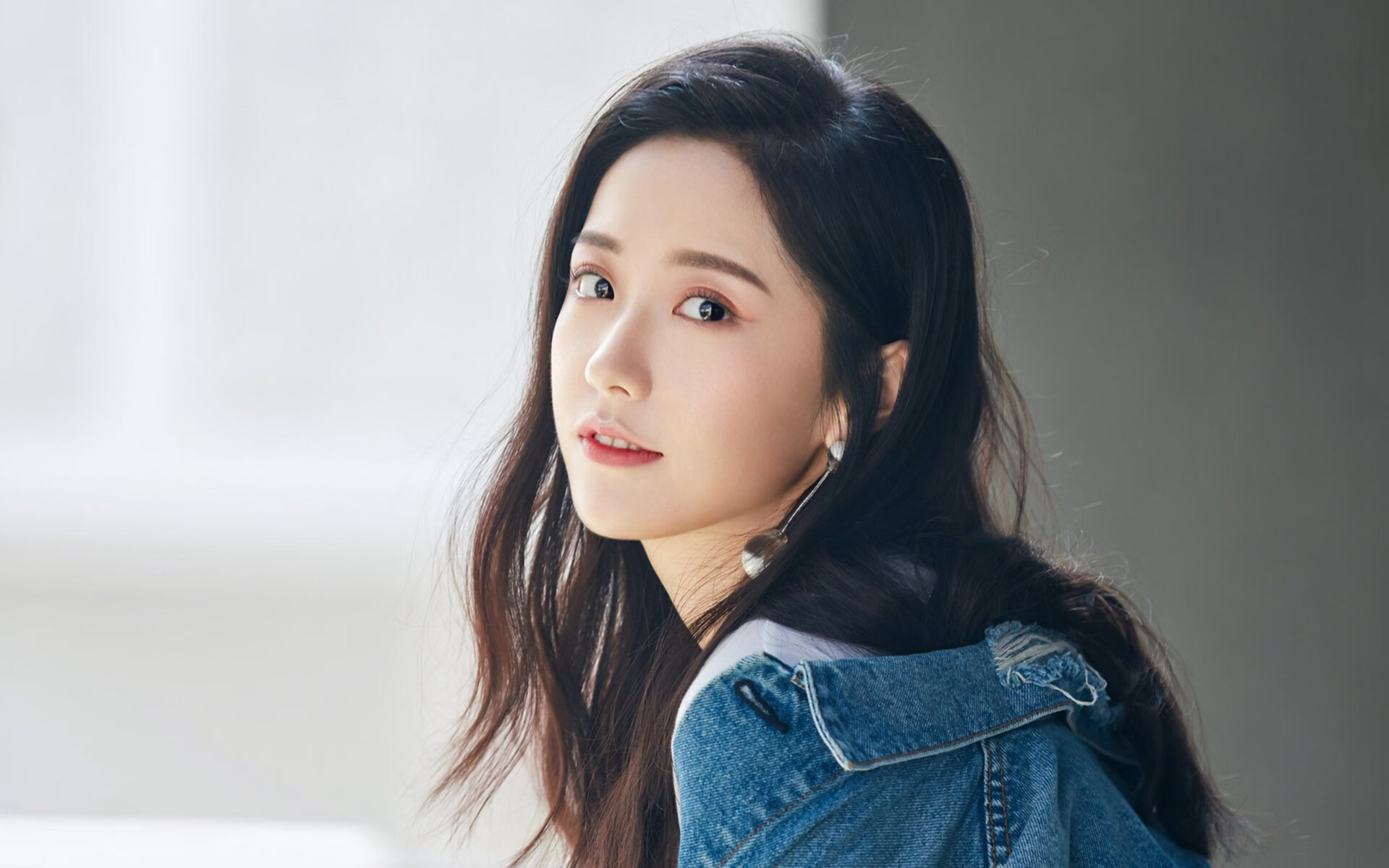 铁蹄与铜墙，当公牛般的碾压遇上字母哥的死亡封锁